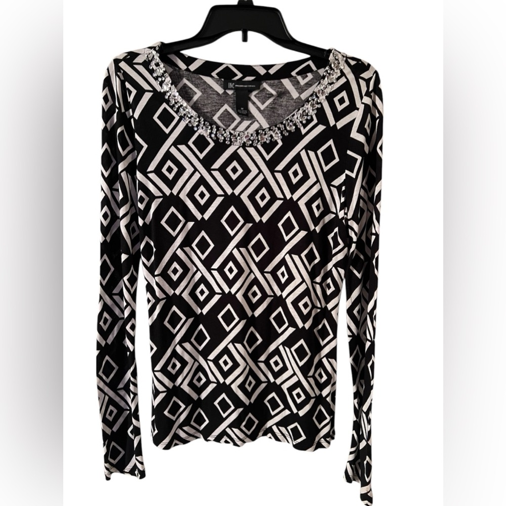 INC S black/white beaded collar, long sleeved women’s top geometric design